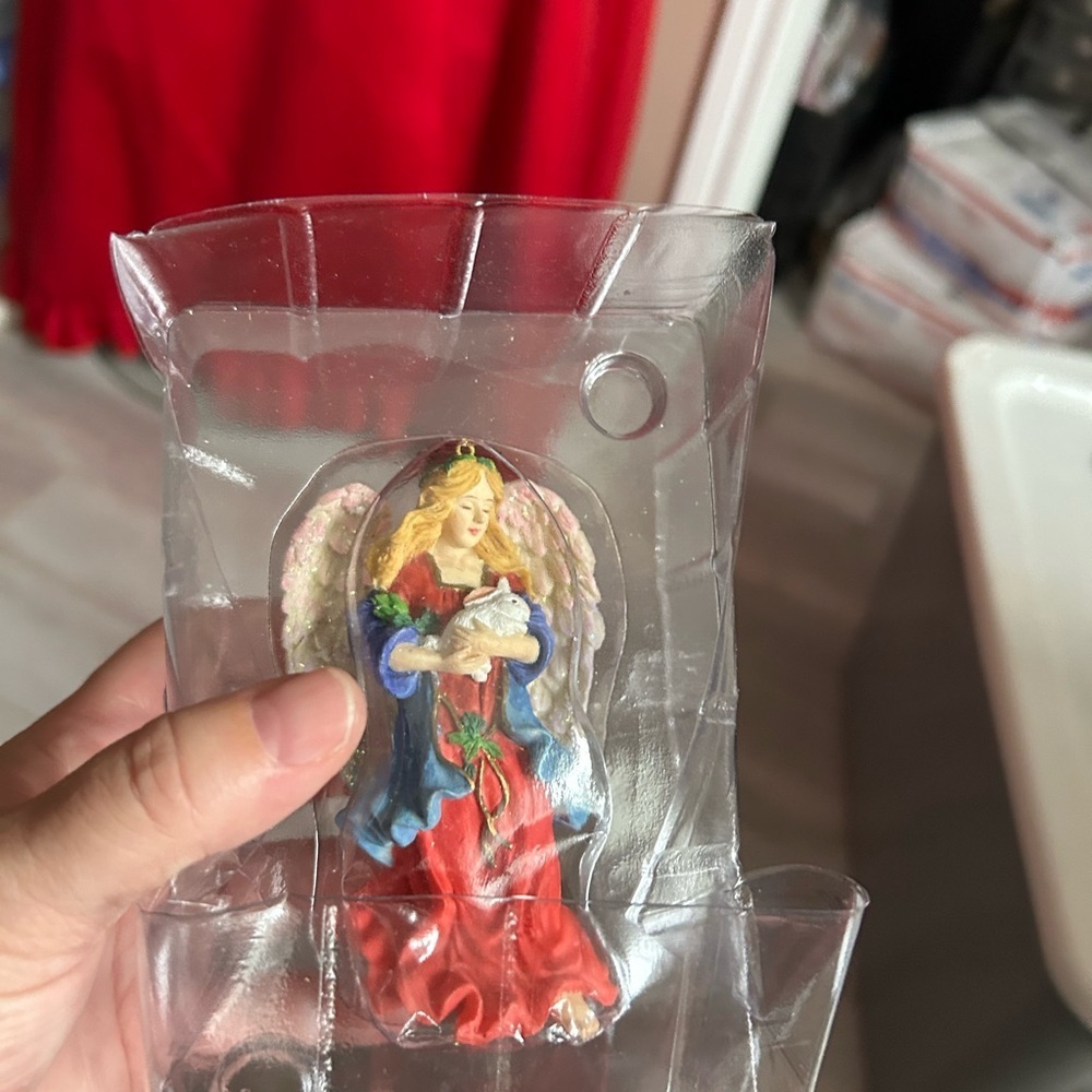 🔥$2 Carlton Cards Angel Ornament - Red and Blue with Gold Accents 😇 - Picture 7 of 7